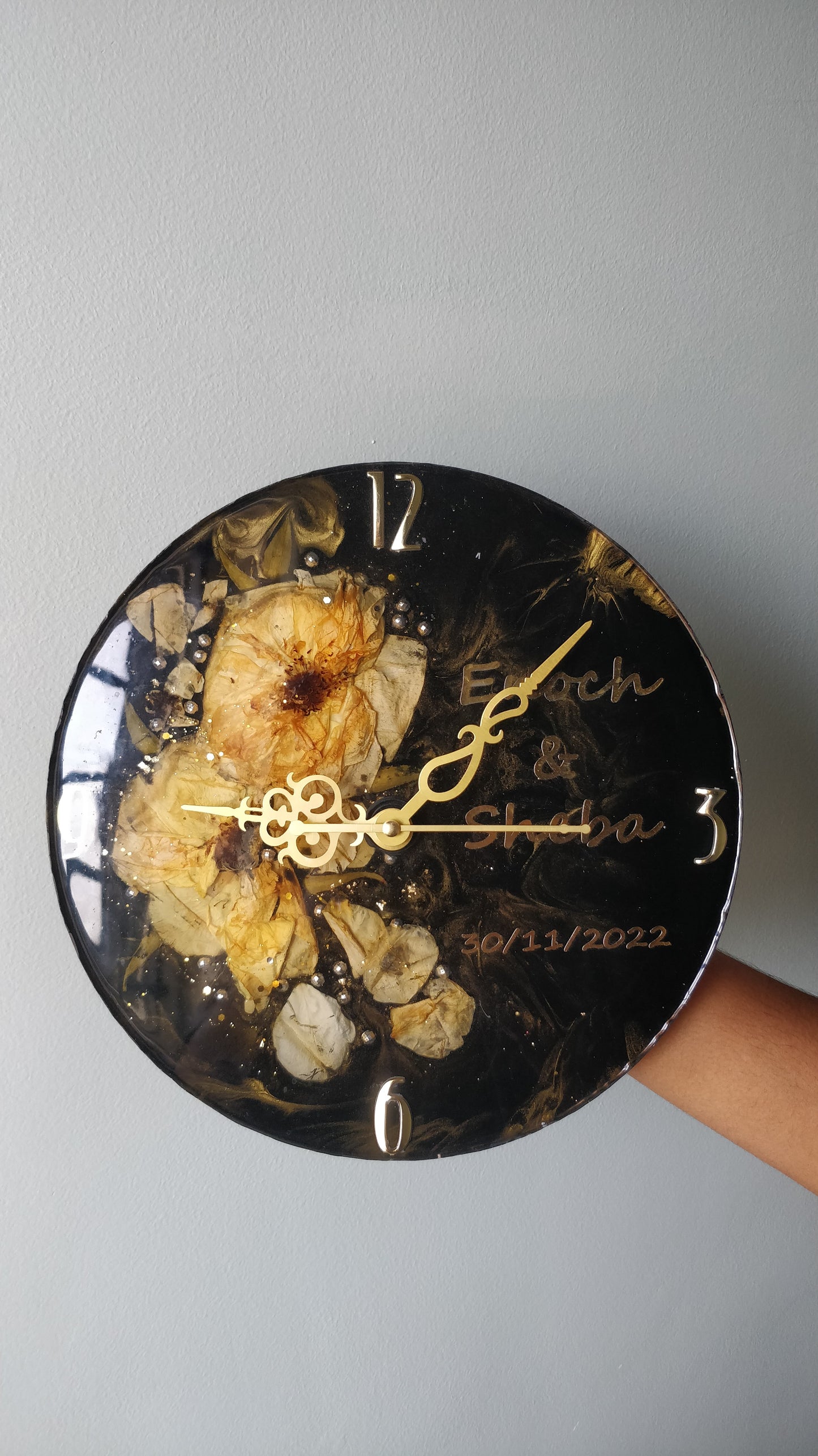 Qubix 3D Resin Clock