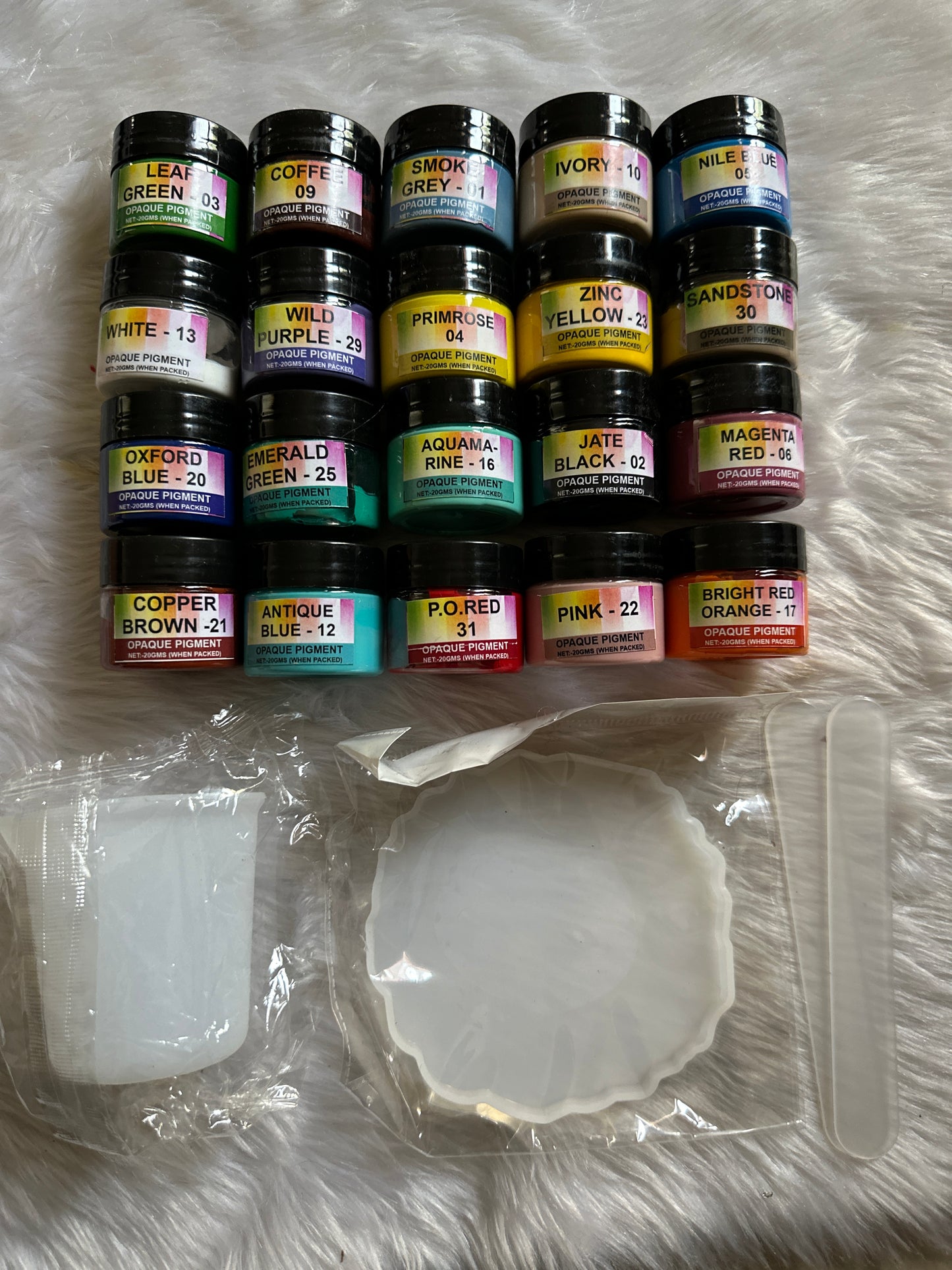 Pigments - 20 Pcs Set with Free one Mould