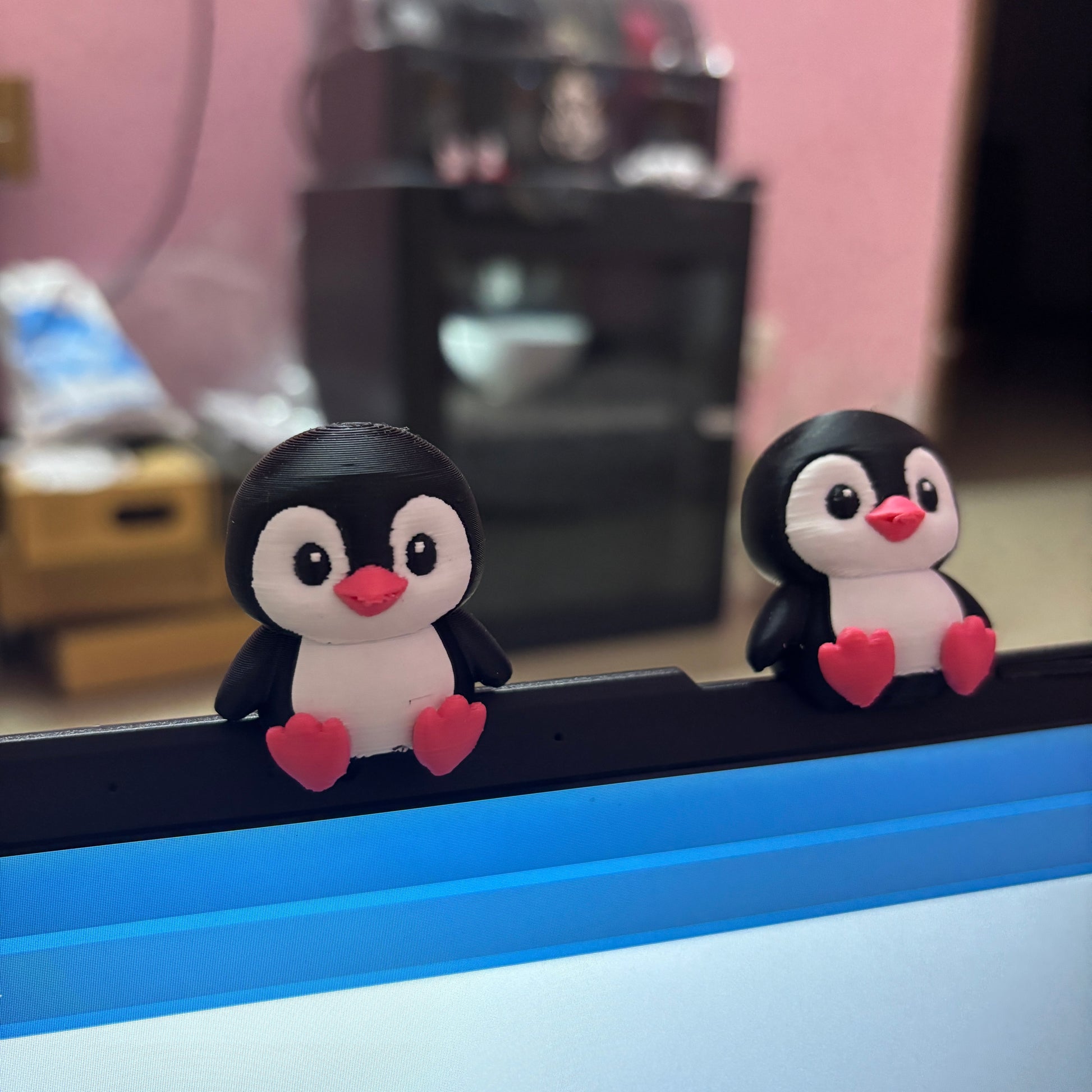 Cute Penguin Monitor Buddy_Img