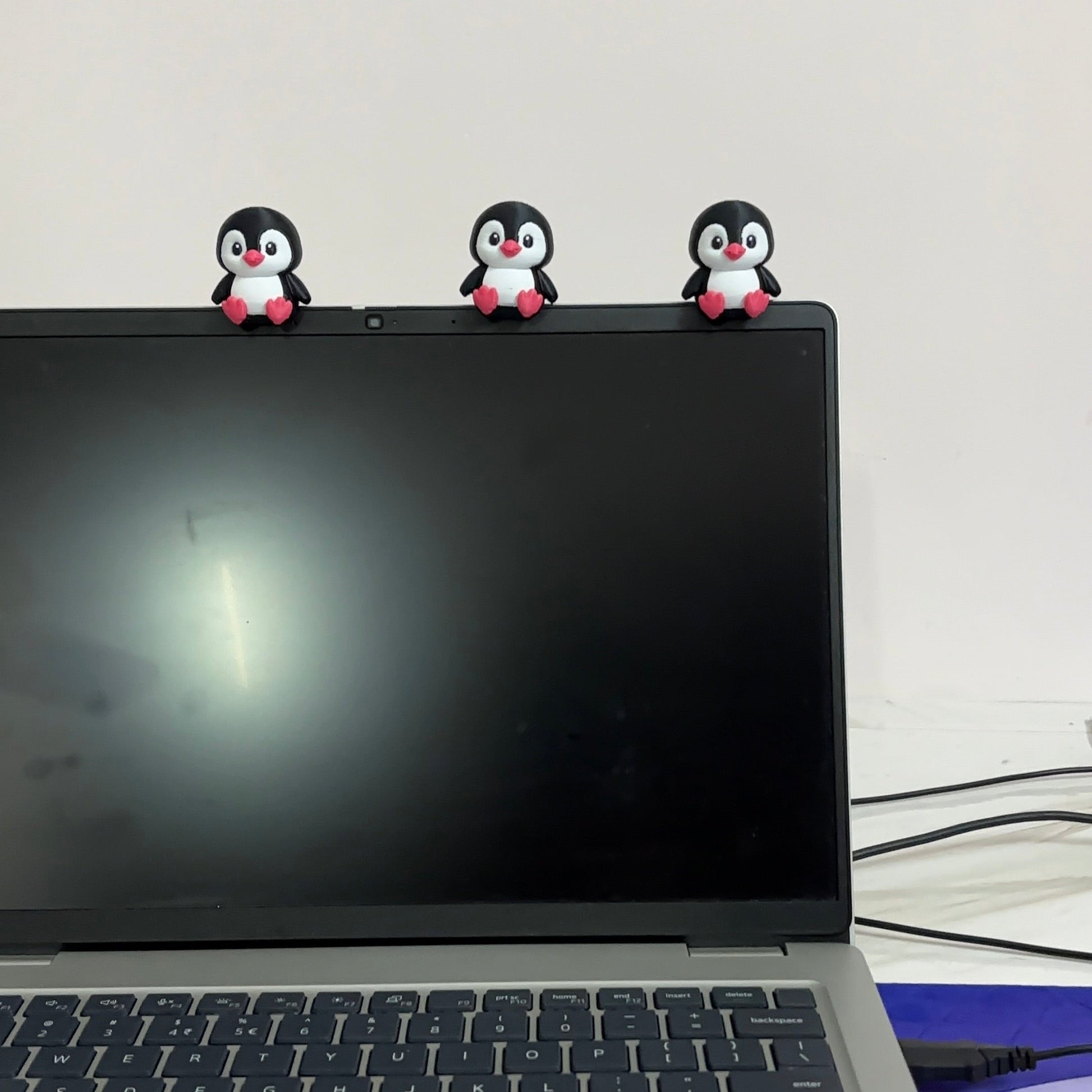 Cute Penguin Monitor Buddy_Img